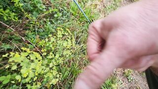 Sborrata nei boschi per un amica