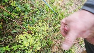 Sborrata nei boschi per un amica