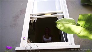 Next Door Girl ! Mamma mamma mia !