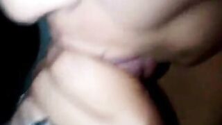 Puttanella diciannovenne vende i suoi video