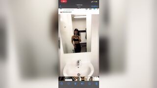 Vanitosa troia italiana tatuata fa una diretta