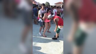 Anteprima del video: Sesso in pubblico al rave party