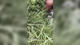 Il guardone riprende due che scopano