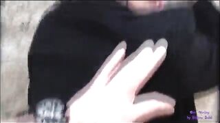 La tettona sulla panchina