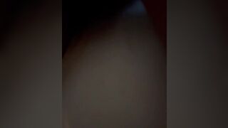 Il BULL lega mia moglie e le infila la lingua nel culo