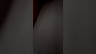 Il BULL lega mia moglie e le infila la lingua nel culo