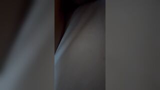 Il BULL lega mia moglie e le infila la lingua nel culo