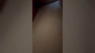 Il BULL lega mia moglie e le infila la lingua nel culo