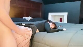 Bella brunetta troia scopata a pecorina