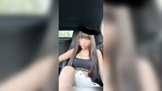 Laalemonz fa la porca in macchina