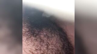 Puttana sposata gli piace masturbarsi con dildo grossi perché la sua fessa e sfondata