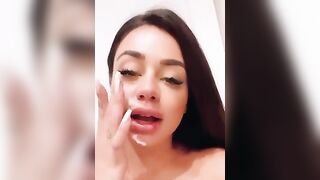 Martina Smeraldi ha preso litri di sborra in faccia