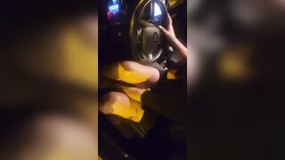 Marilena Pecora Nera Pescara si toglie le mutandine in macchina