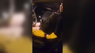 Marilena Pecora Nera Pescara si toglie le mutandine in macchina