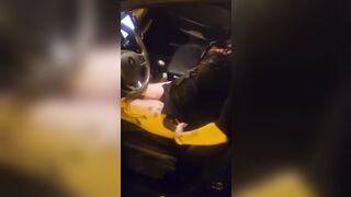 Marilena Pecora Nera Pescara si toglie le mutandine in macchina