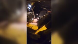 Marilena Pecora Nera Pescara si toglie le mutandine in macchina