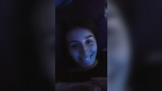 Anteprima del video: Porco si svuota le palle nella sua bocca