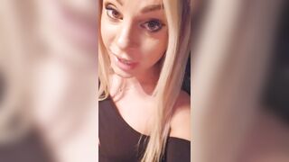 Noemi Blonde esce la fica della sua migliore amica