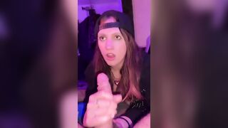 Anteprima del video: Alla vista del cazzo la fica mi si bagna tutta