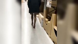 Una moglie troia si diverte si esibisce in pubblico