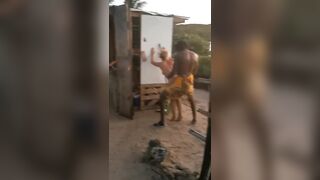 Bionda scopata dal jamaicano alla spiaggia naturista