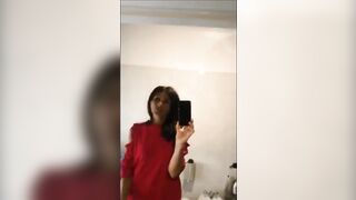 Adoro il cazzo e mi piace essere guardata