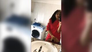 Adoro il cazzo e mi piace essere guardata