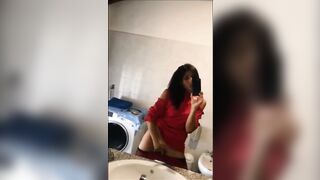 Adoro il cazzo e mi piace essere guardata