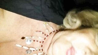 Car sex vecchia troia Napoletana  Gode e viene con le dita