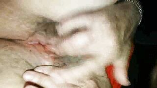 Car sex vecchia troia Napoletana  Gode e viene con le dita