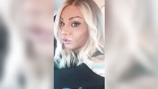 Trans italiana pronta a scopare col taxista