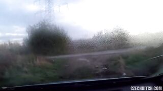 Il puttaniere scippa una troietta ad altri puttanieri