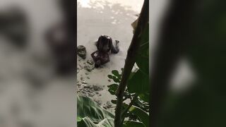 Negro filmato mentre scopa la sua donna