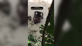 Negro filmato mentre scopa la sua donna