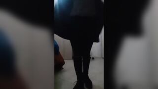 Ragazzo italiano fa cornuta la fidanzata bacchettona