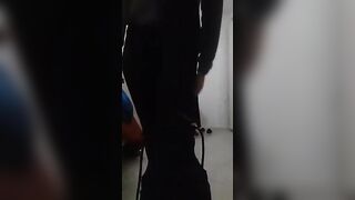 Ragazzo italiano fa cornuta la fidanzata bacchettona