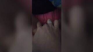 Anteprima del video: La sua fregna è già bagnata fradicia al desiderio del cazzo