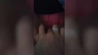 La sua fregna è già bagnata fradicia al desiderio del cazzo