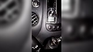 Rimorchio una tipa in discoteca mercoledì notte