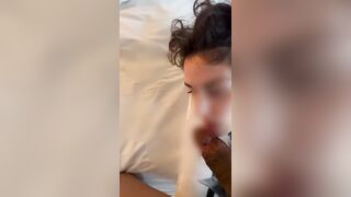 Puttana italiana gran pompinara ne succhia uno davvero enorme