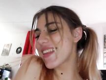 Si fa sbattere dal migliore amico del suo ragazzo