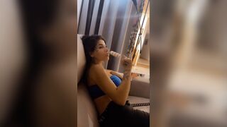 Mia moglie per voi ! CHi la scopa ?