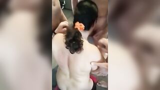 Moglie di Alessandria succhia tre cazzi