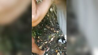 In gita nel bosco troviamo sempre un cazzo per lei