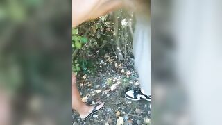 In gita nel bosco troviamo sempre un cazzo per lei