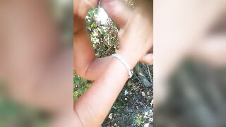 In gita nel bosco troviamo sempre un cazzo per lei