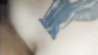 Moglie trombata in auto dal porco mentre il marito li filma