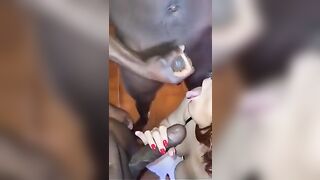 La sborra di 3 cazzoni neri per lei