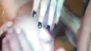 La mia troia pompinara glielo succhia