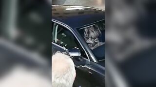 Mia moglie si sditaliana al parcheggio pubblico